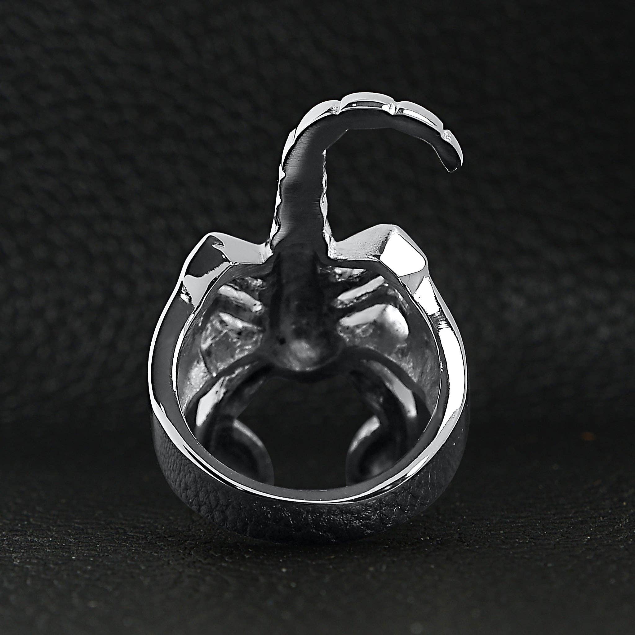 Anillo de acero inoxidable con revestimiento PVD en forma de escorpión para hombre: Acero inoxidable / 10