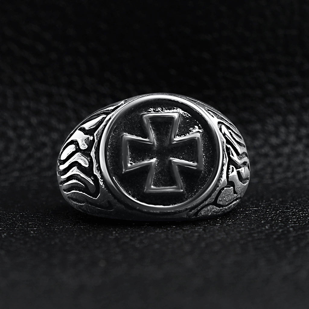 Anillo SS con forma de cruz maltesa pulida, característica hipoalergénica: 10