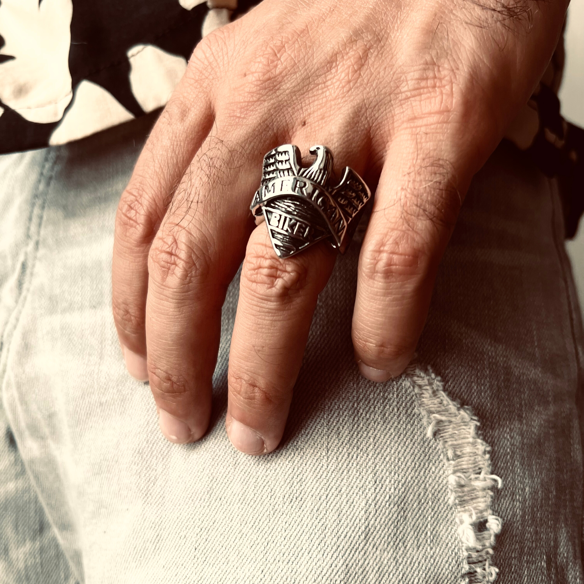Anillo de acero inoxidable « AMERICAN BIKER » con águila: 10