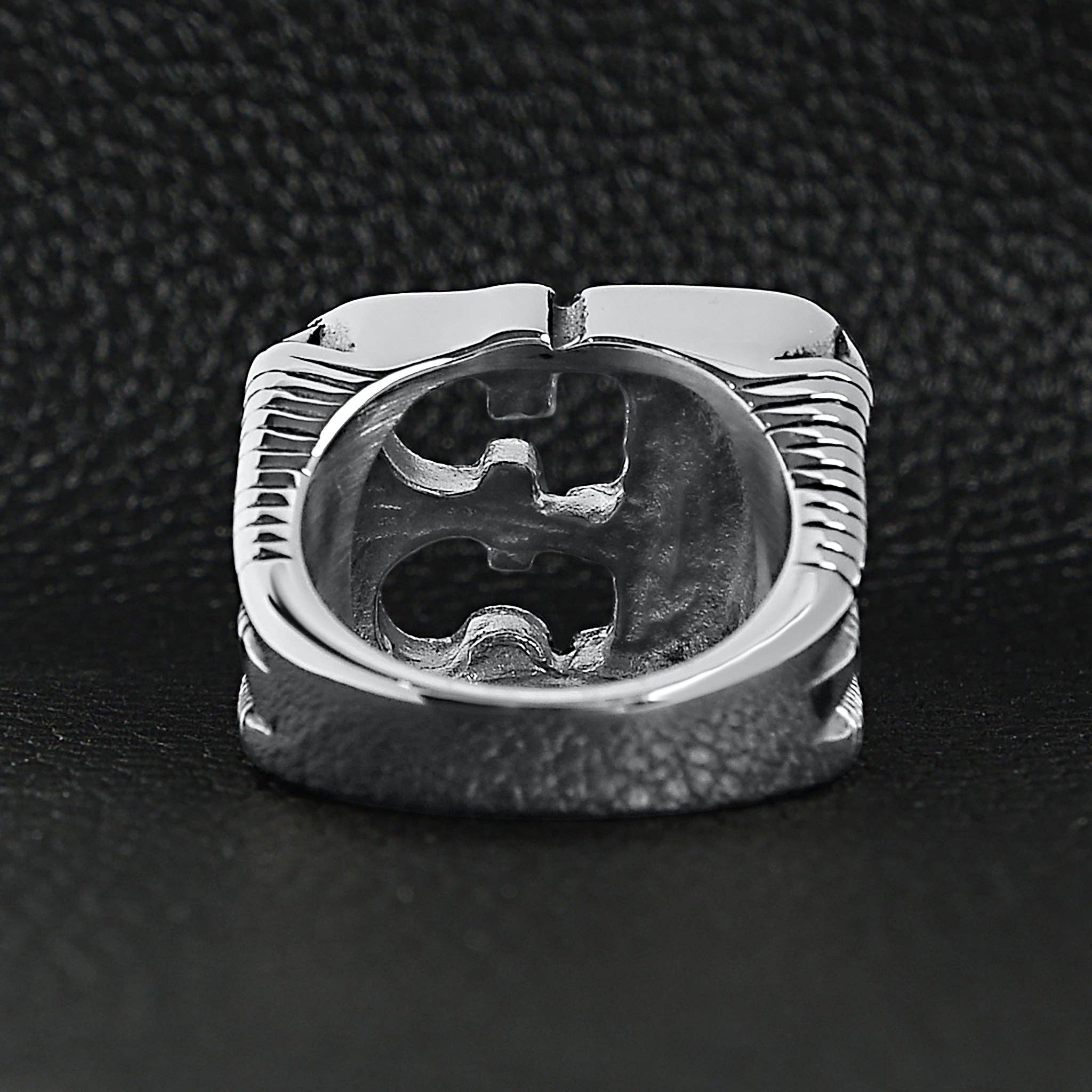 Anillo sello gótico negro con garra de dragón y número "13" de acero inoxidable: 9