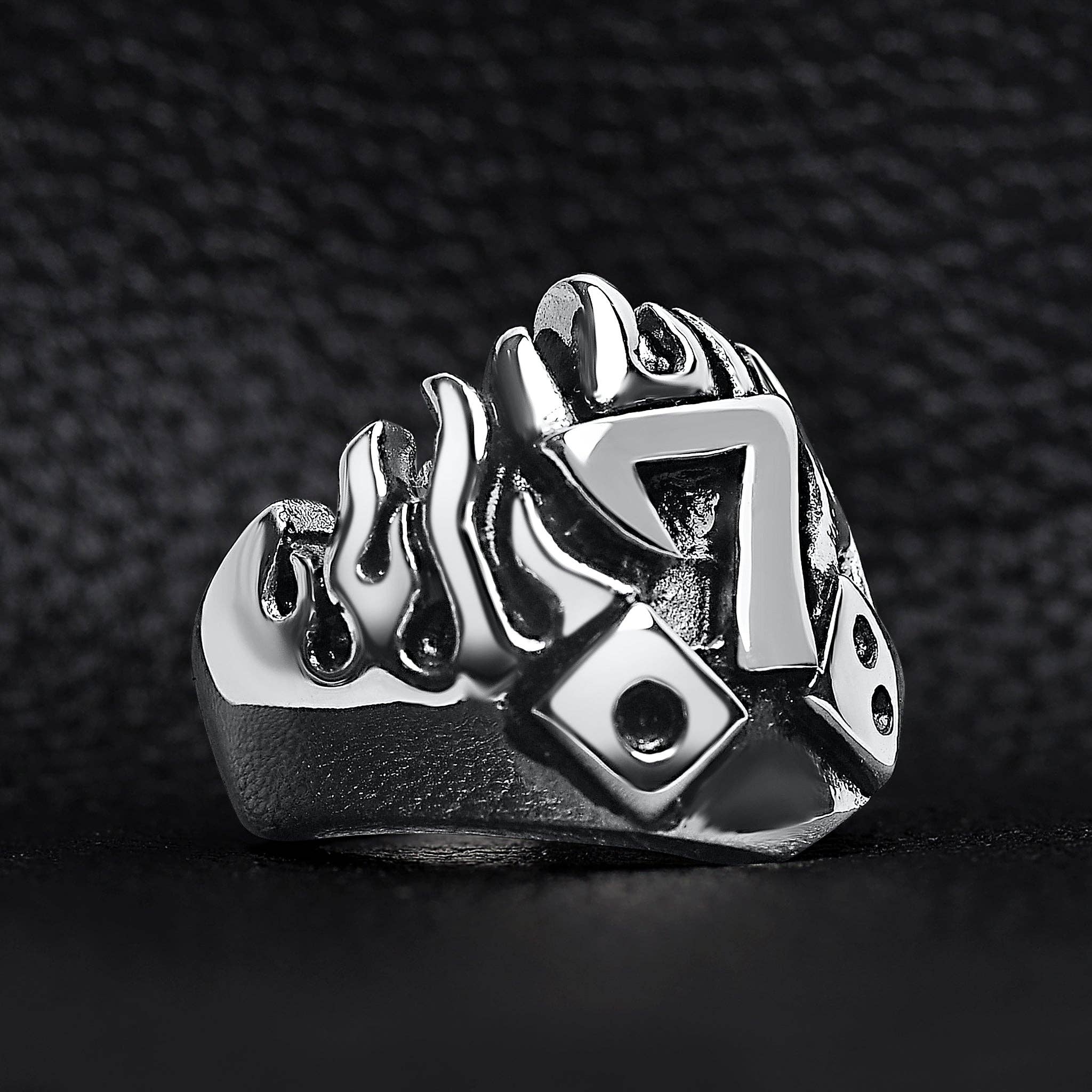 Anillo grande detallado de acero inoxidable Lucky Seven Dice: 8