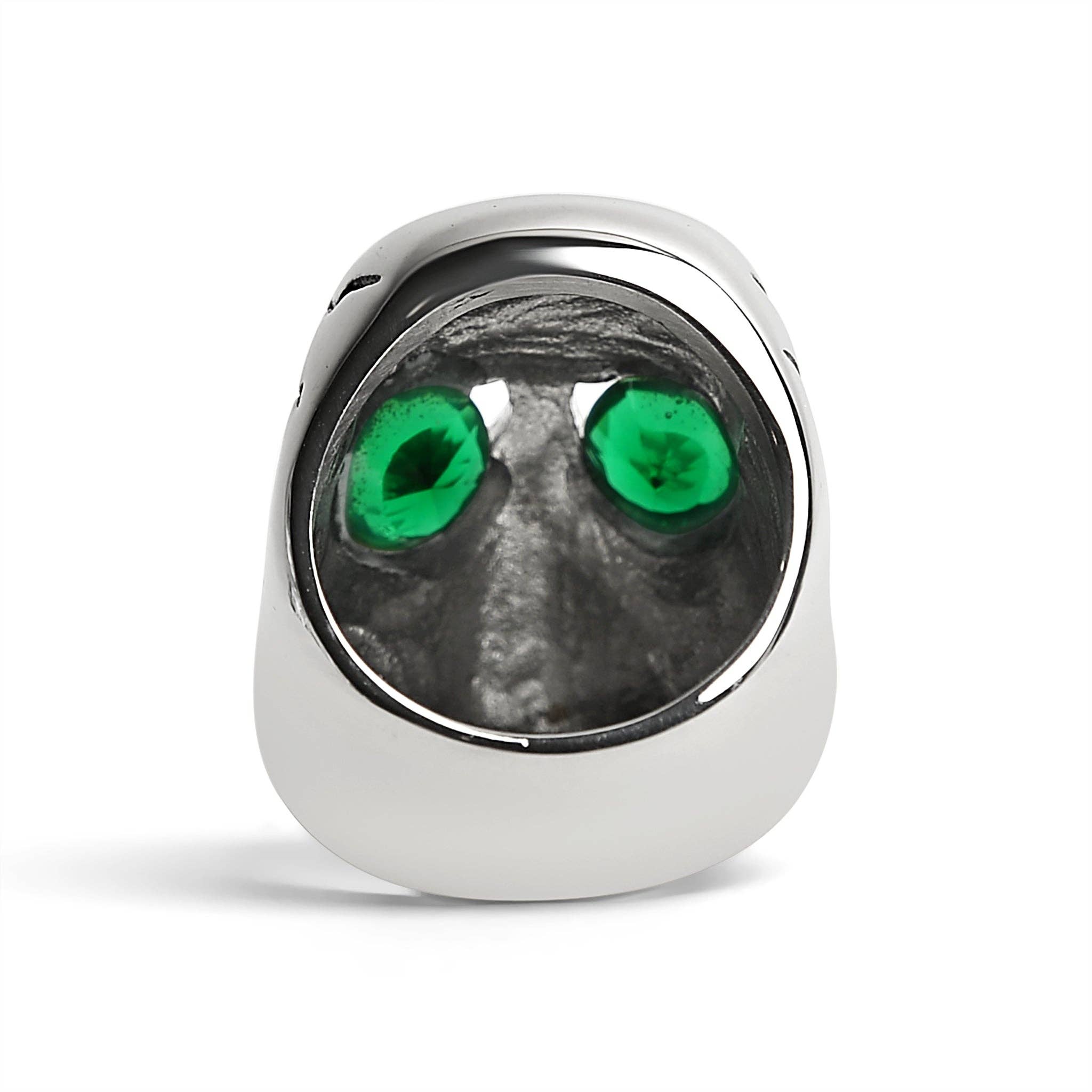 Anillo de acero inoxidable con forma de calavera agrietada con circonita cúbica verde: 12