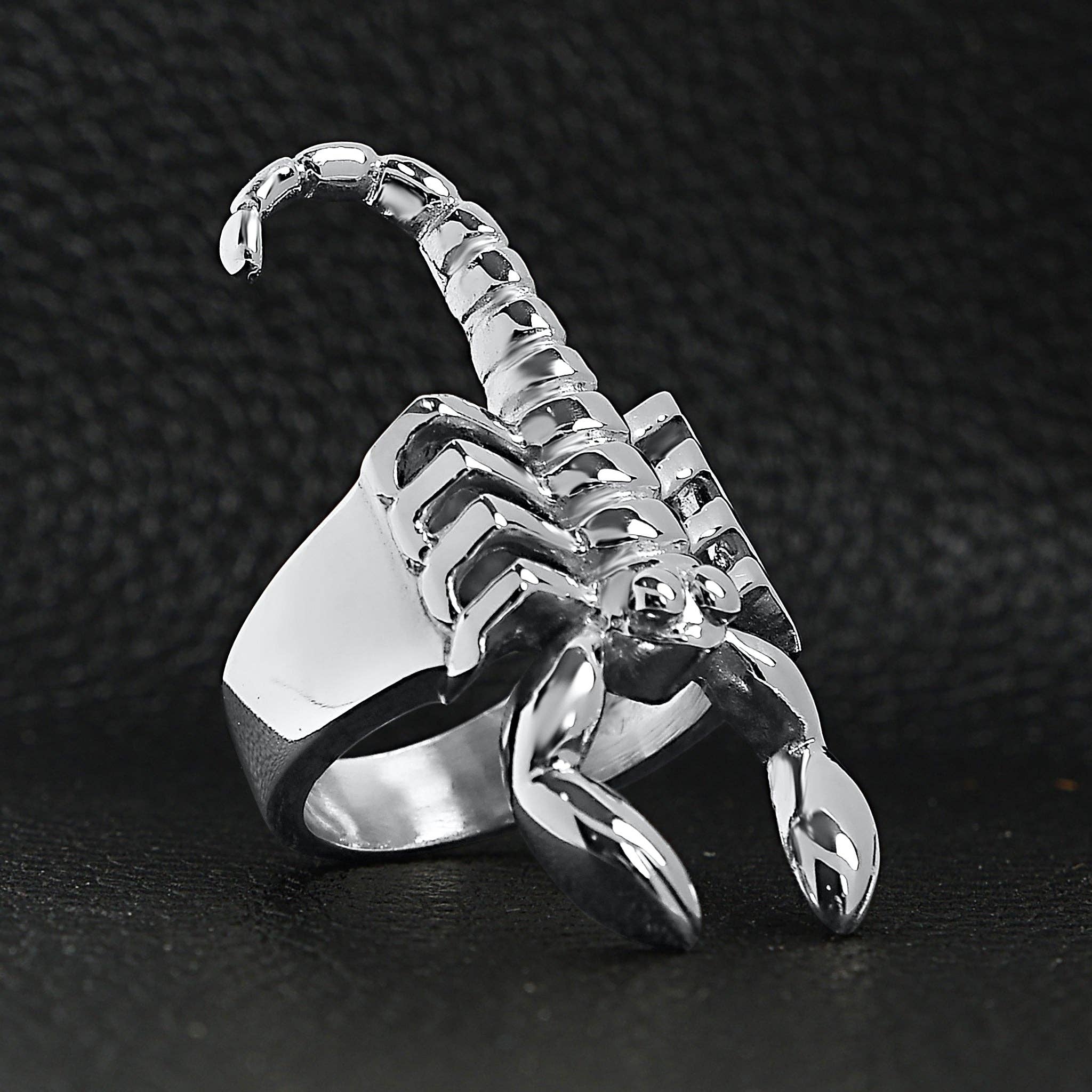 Anillo de acero inoxidable con revestimiento PVD en forma de escorpión para hombre: Acero inoxidable / 10