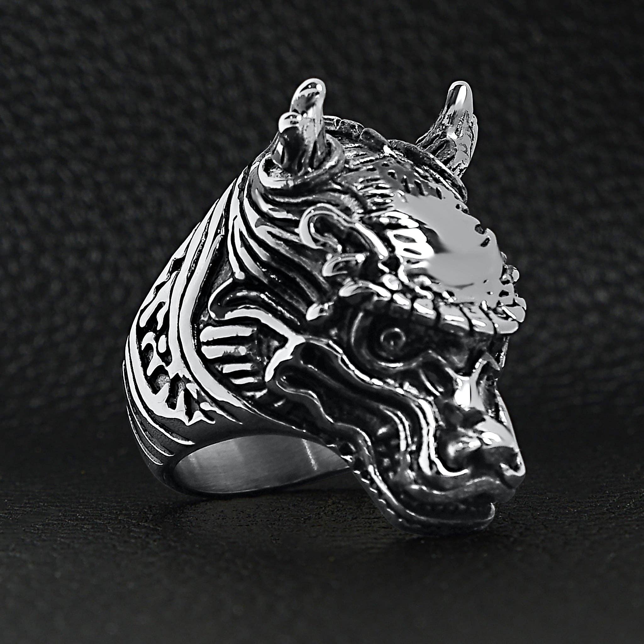 Anillo con cabeza de dragón oriental de acero inoxidable: 10