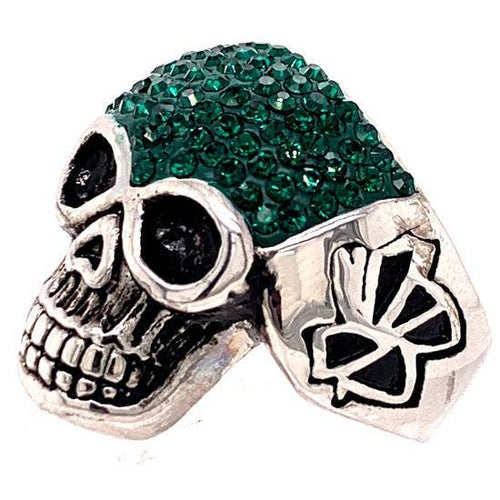 Anillo de acero inoxidable con calavera con pequeños detalles verdes en circonita cúbica: 8