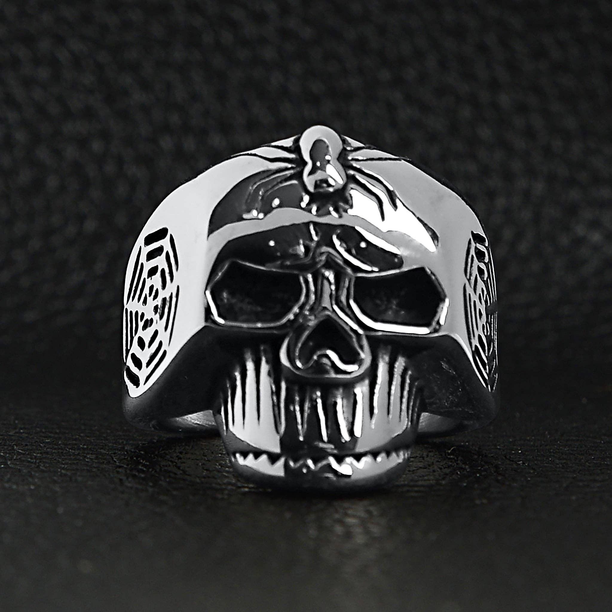 Anillo de calavera de acero inoxidable con detalles de araña y telaraña: 11