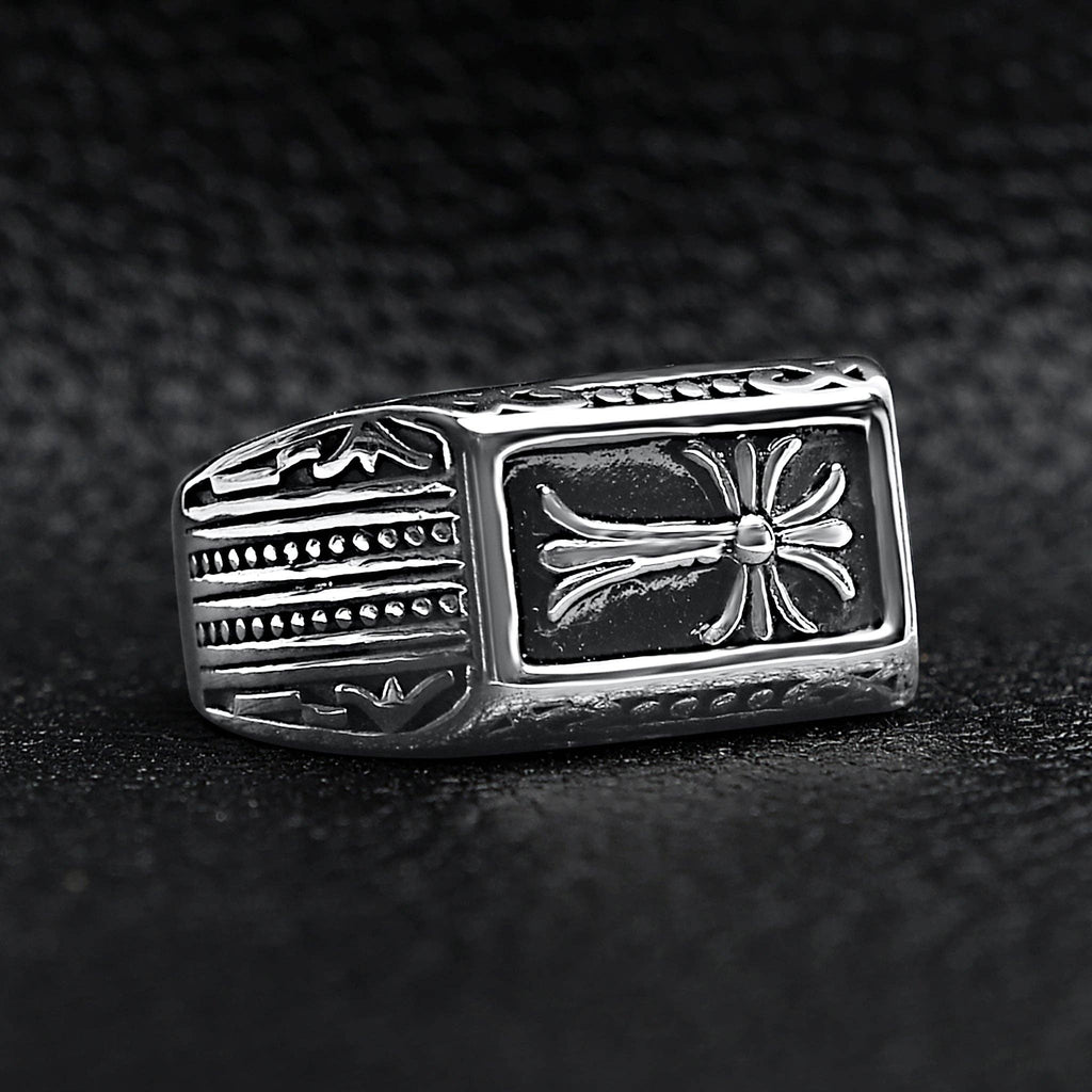 Anillo de acero inoxidable con forma de cruz detallada: 14