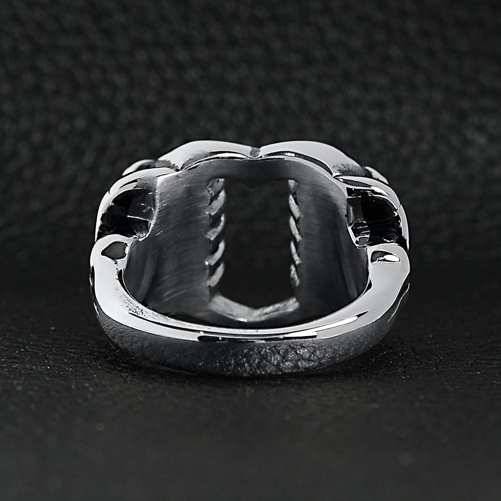 Anillo de acero inoxidable pulido con forma de corazón agarrado por hueso: 8
