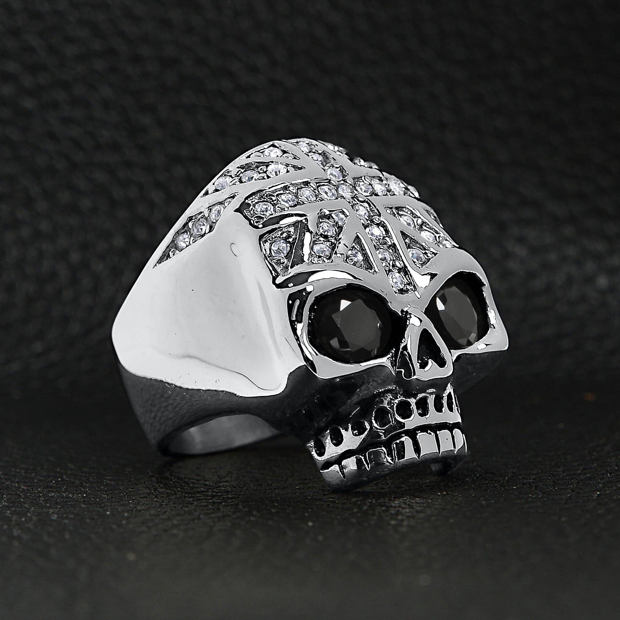 Calavera negra de acero inoxidable con circonita cúbica y anillo con bandera del Reino Unido con circonita cúbica transparente: 10