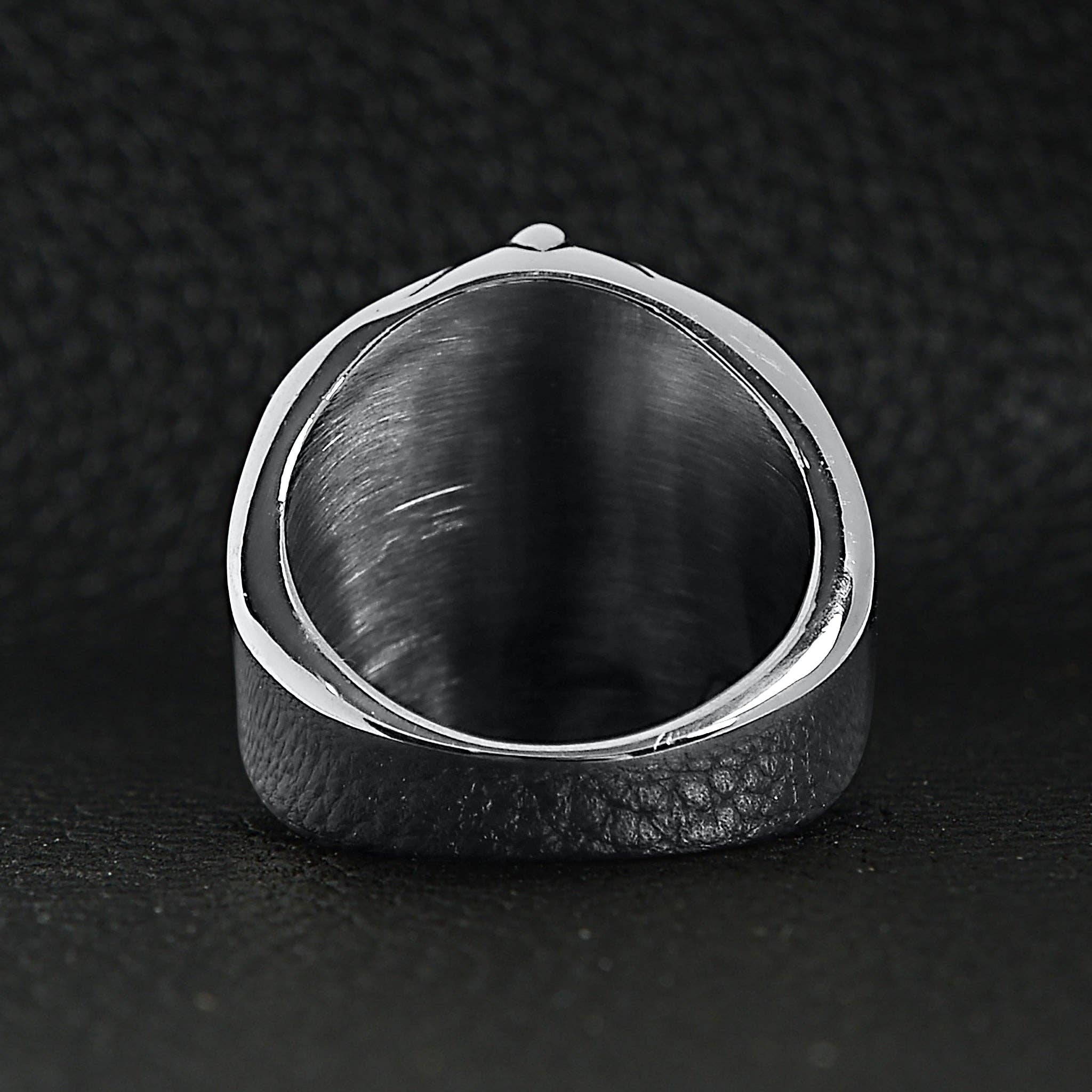 Anillo de calavera de acero inoxidable con detalles de araña y telaraña: 11