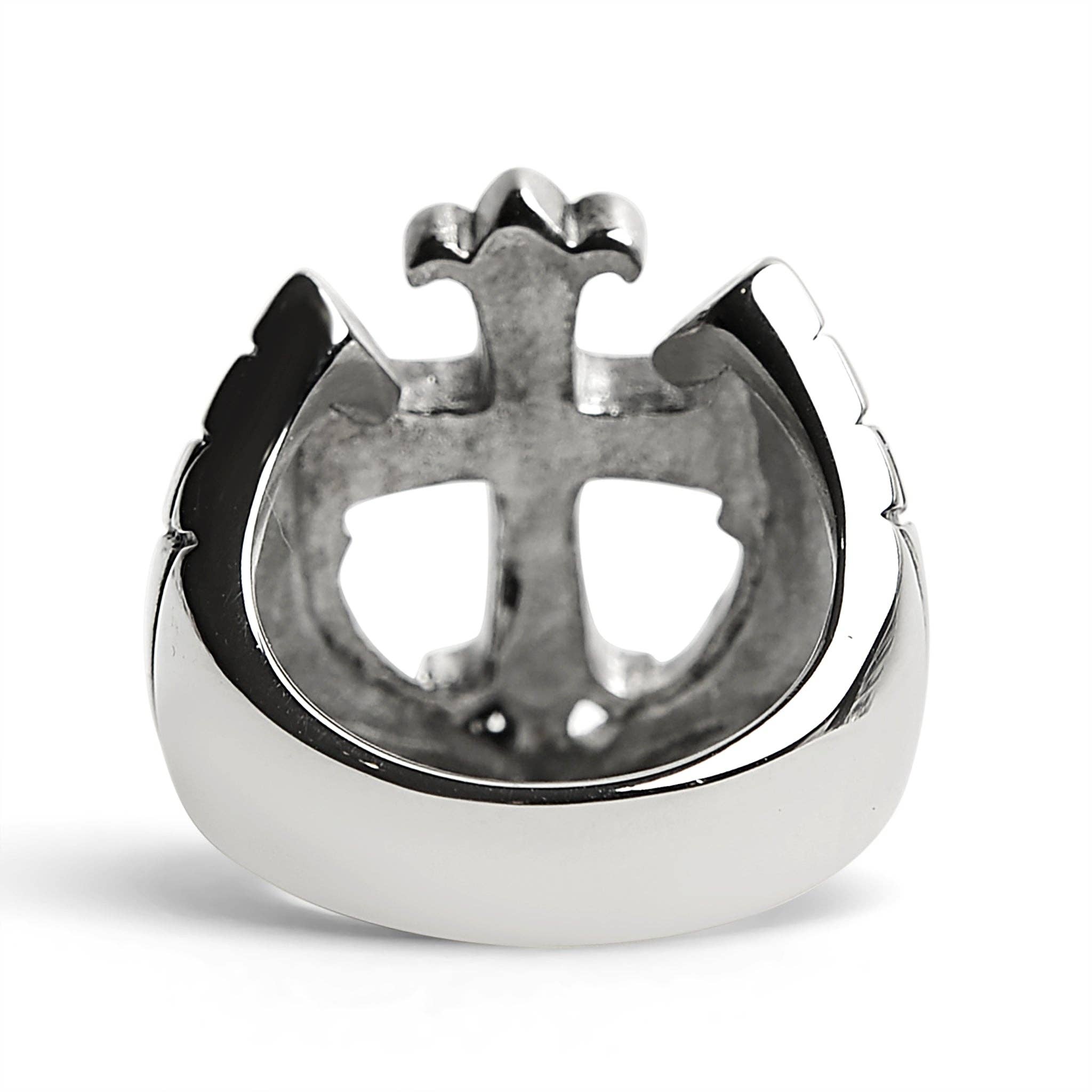 Anillo de acero inoxidable con forma de cruz recortada con detalle: 10