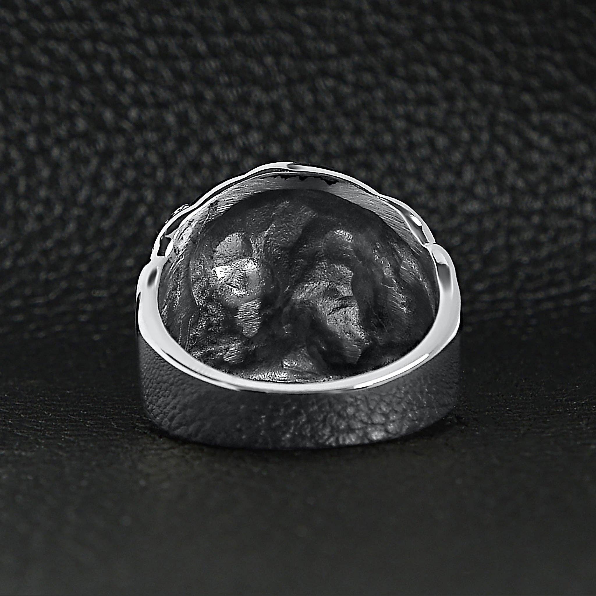 Calavera de acero inoxidable con circonita cúbica roja en forma de ojo y anillo de parche: 9