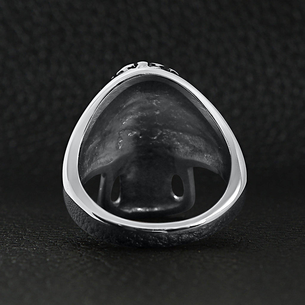 Anillo de acero inoxidable pulido con forma de calavera en llamas: 7
