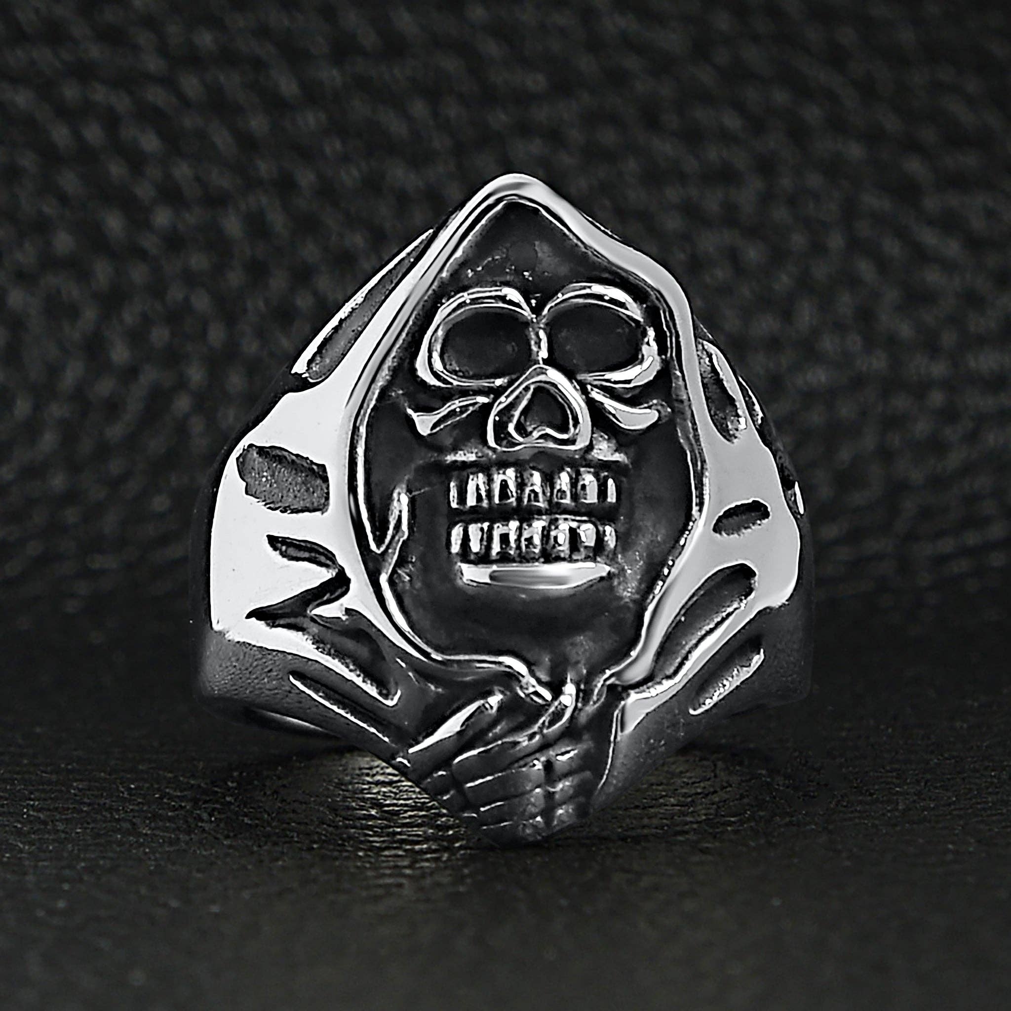Anillo de acero inoxidable con forma de calavera Grim Reaper: 10