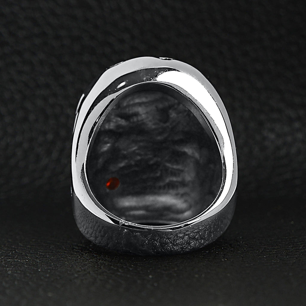 Anillo de Calavera de Acero Inoxidable Mordiendo una Rosa con Accento de CZ Roja: 10