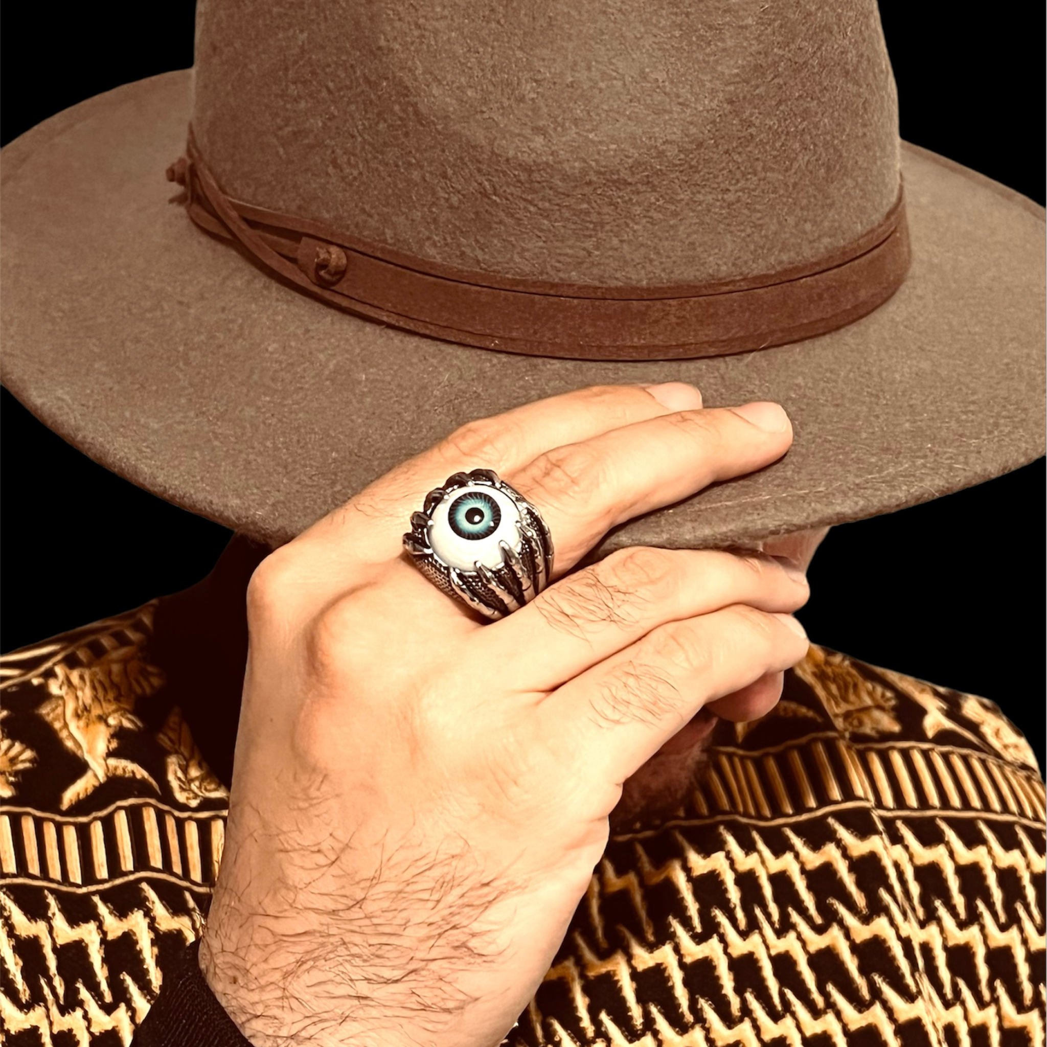 Anillo de manos esqueleto de acero inoxidable sosteniendo un ojo azul: 9 / De los hombres