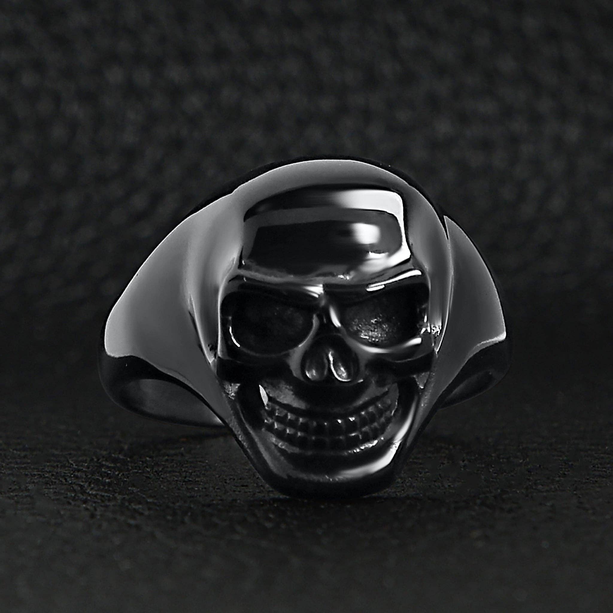 Anillo de acero inoxidable con forma de calavera negra: 5