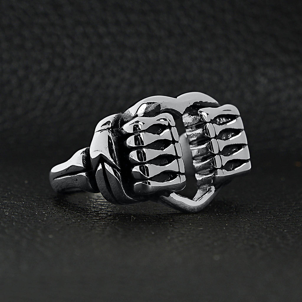 Anillo de acero inoxidable pulido con forma de corazón agarrado por hueso: 8