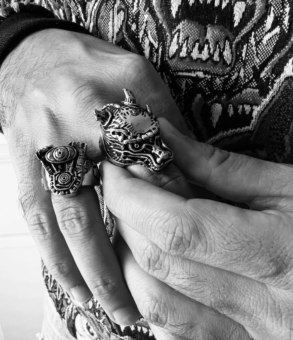 Anillo con cabeza de dragón oriental de acero inoxidable: 10