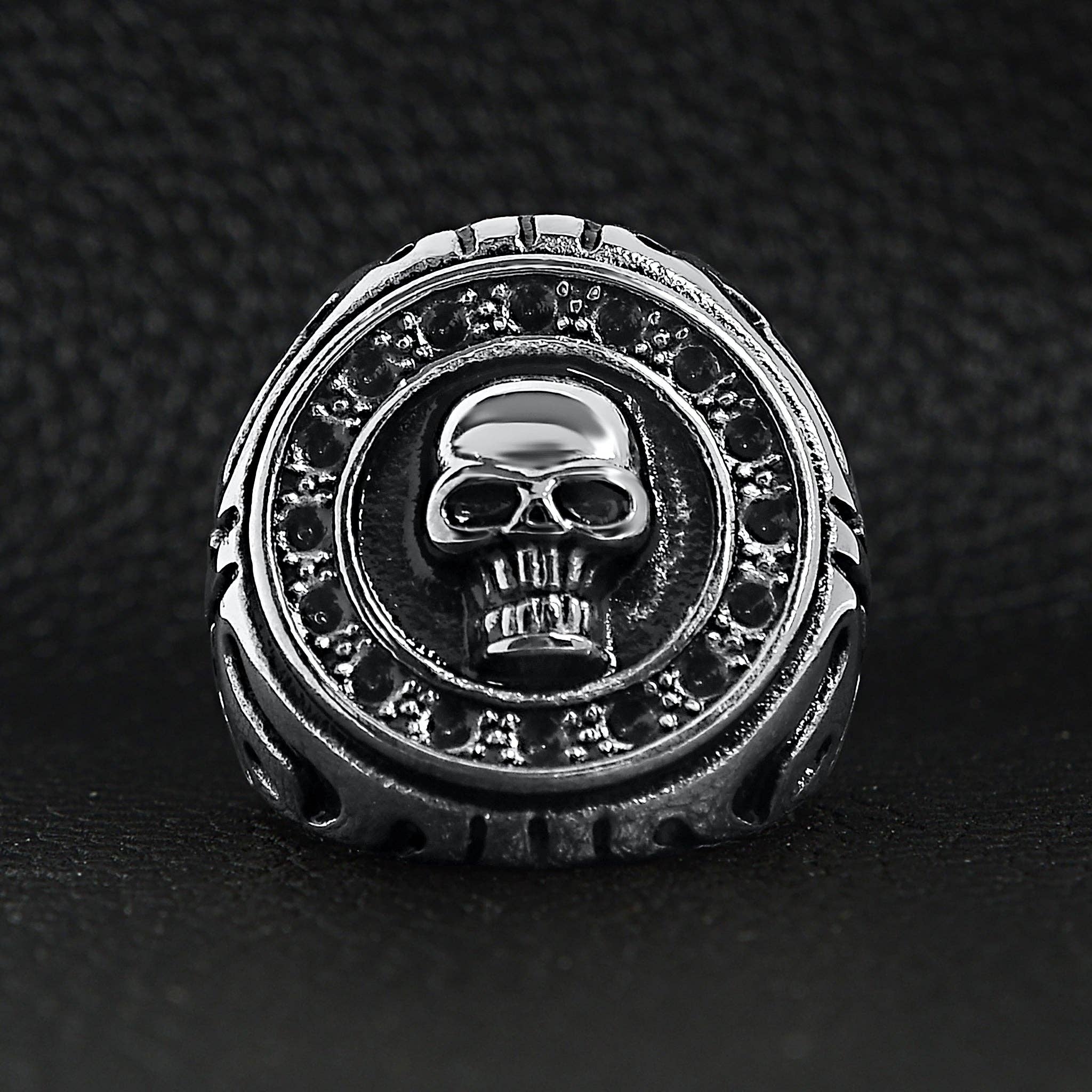 Anillo de acero inoxidable con forma de calavera de filigrana grande: 11
