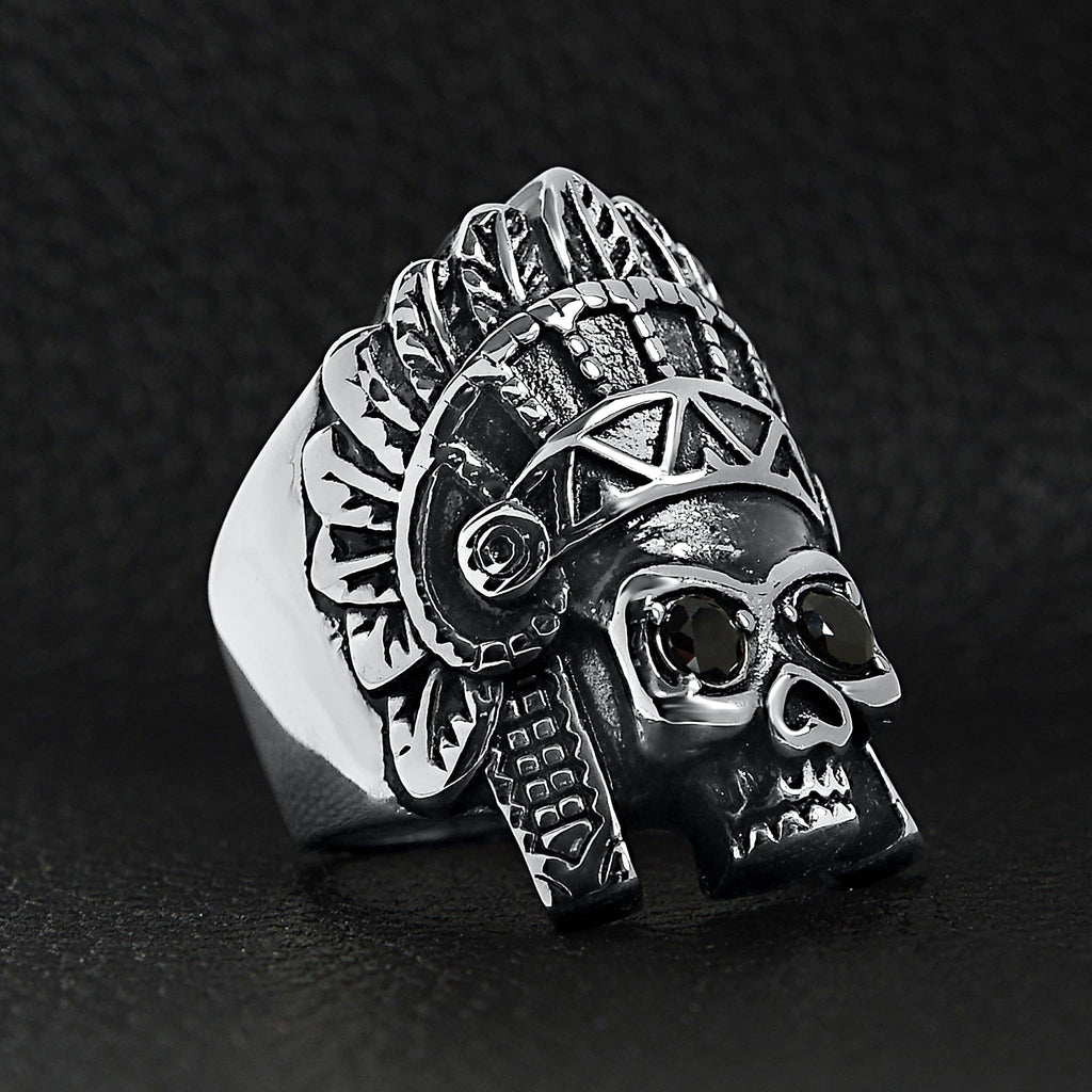 Anillo de acero inoxidable con calavera de jefe nativo americano y ojos de circonita cúbica negra: 9