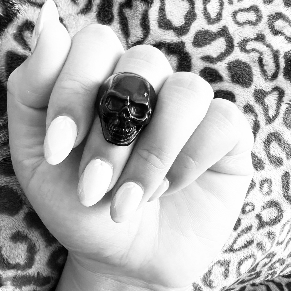 Anillo de Acero Inoxidable con Calavera Negra Sonriente: 8