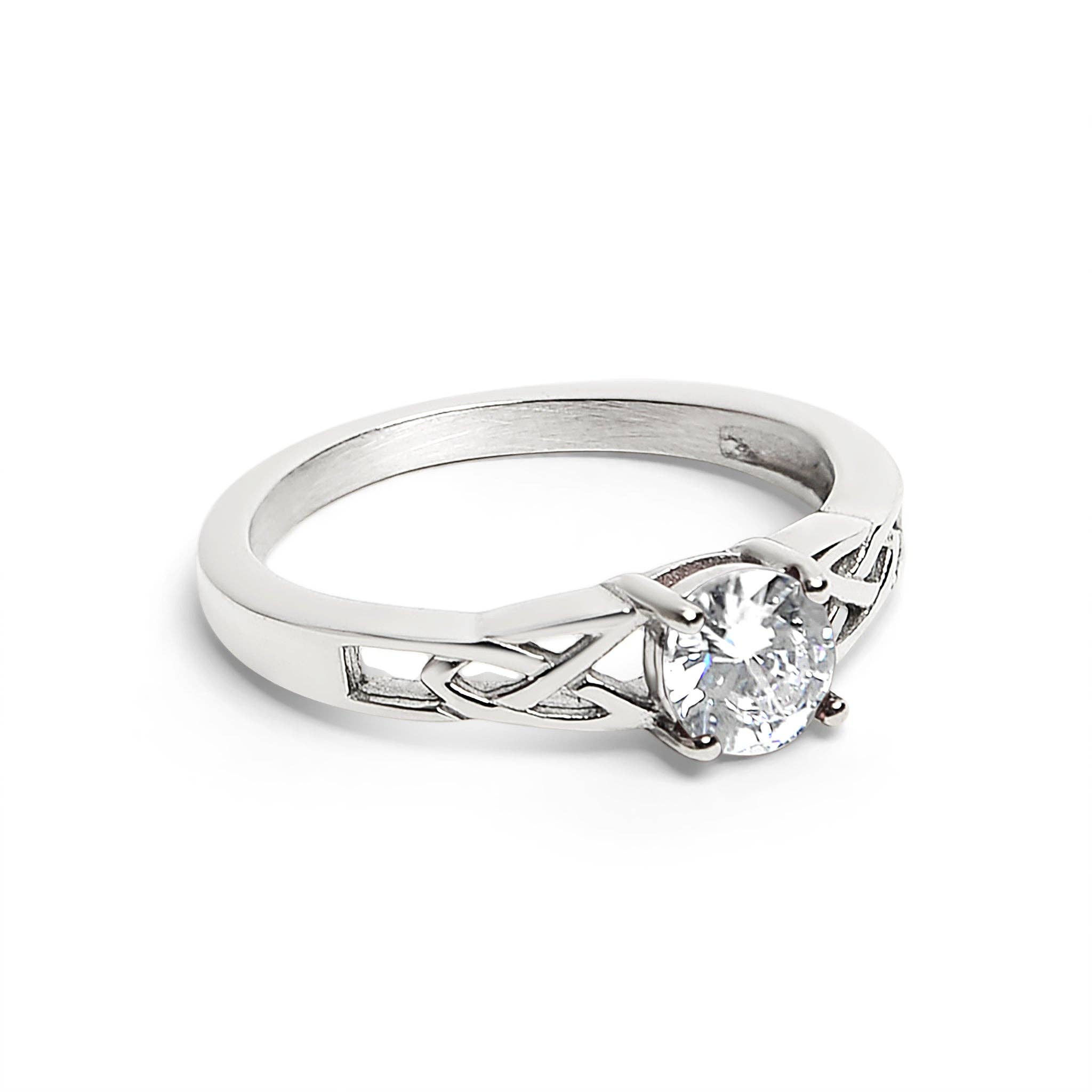 Anillo céltico con piedra de nacimiento de circonita cúbica en acero inoxidable: Octubre / 8