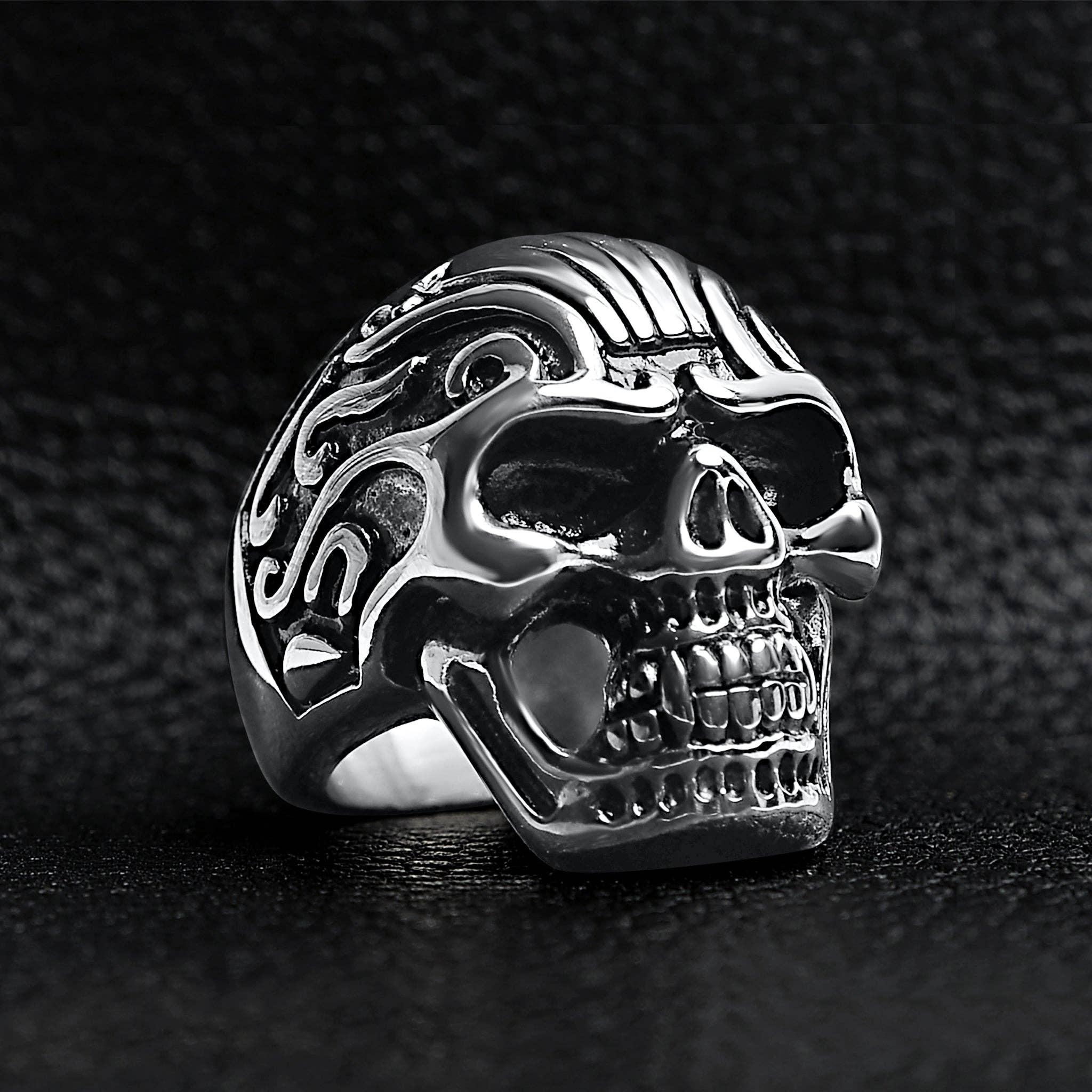 Anillo de Calavera Detallado de Acero Inoxidable: 9