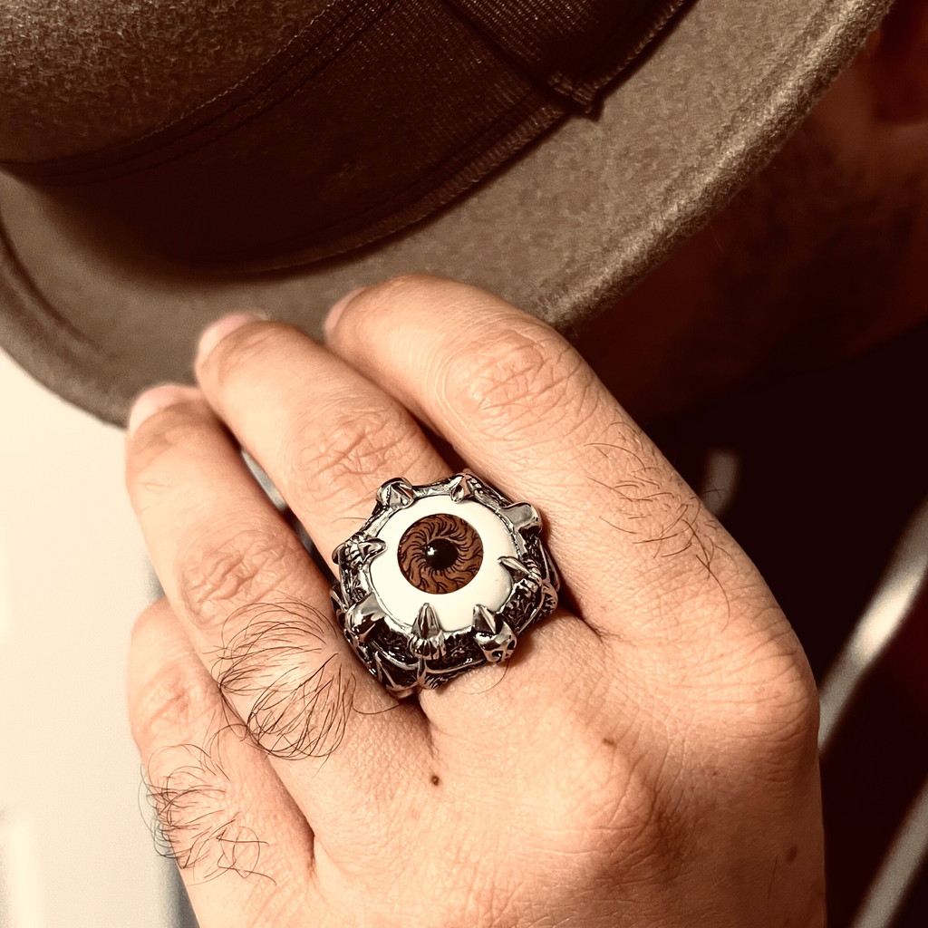 Anillo Gótico con Garra y Ojo Marrón: 13
