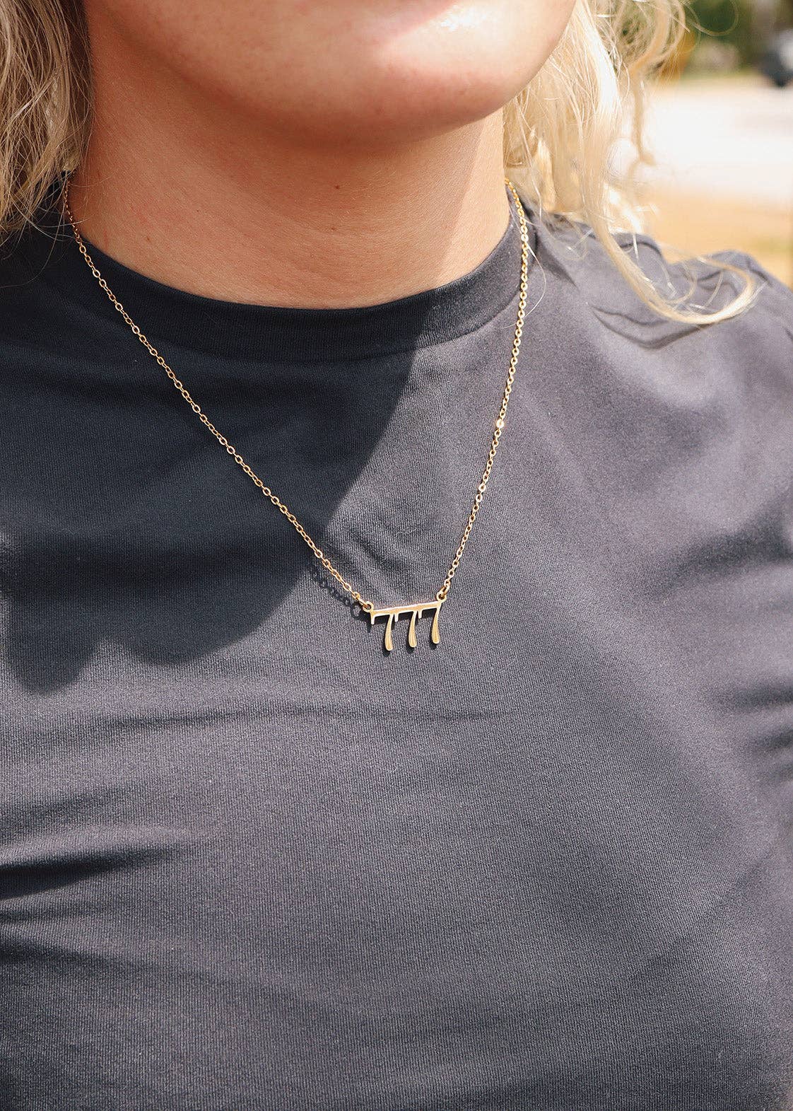 Collar con número de ángel en acero inoxidable recubierto de oro PVD 18K: Acero inoxidable / 999