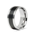 Anillo de acero inoxidable pulido con centro negro: 7 / 8mm