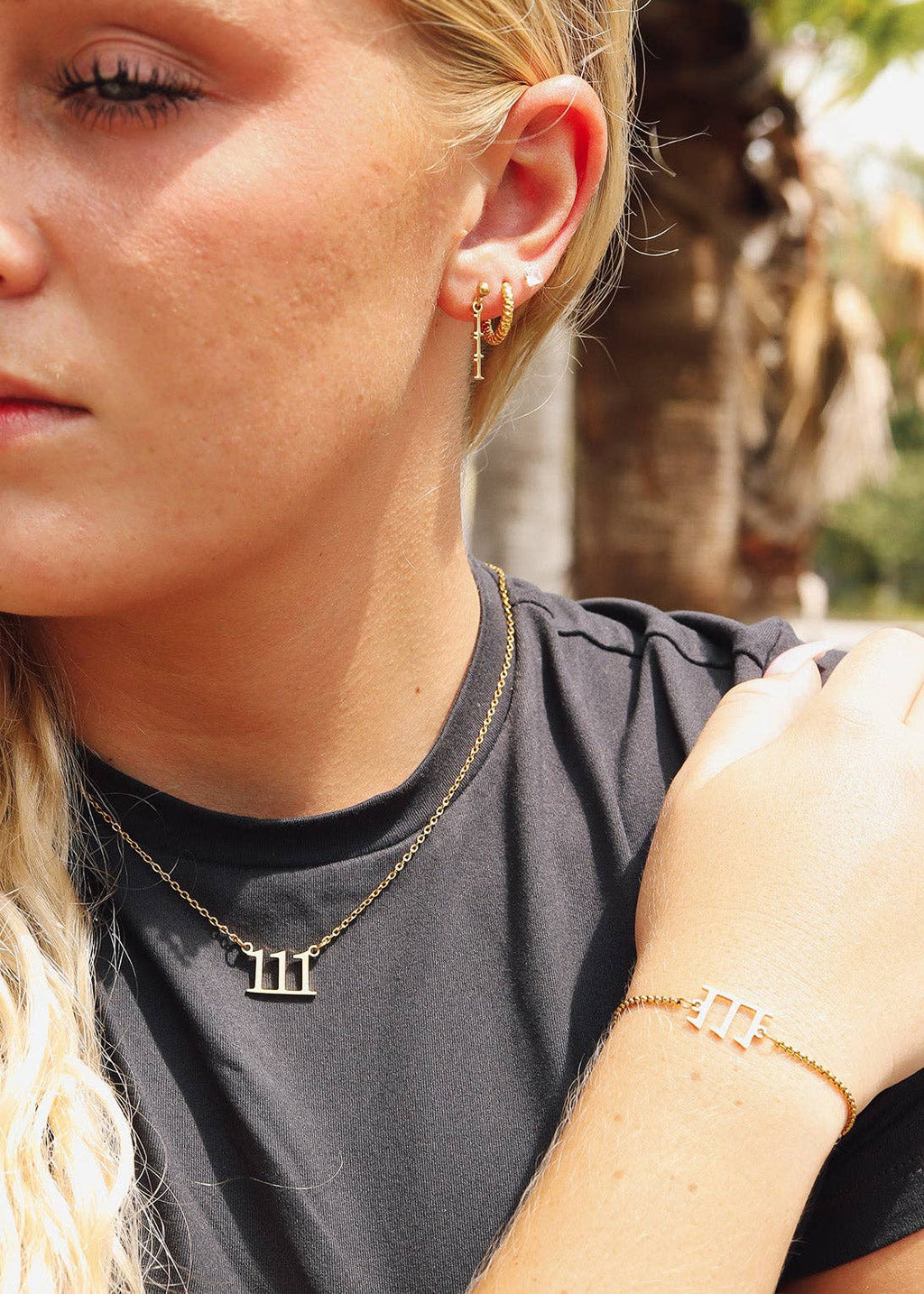 Collar con número de ángel en acero inoxidable recubierto de oro PVD 18K: Acero inoxidable / 999
