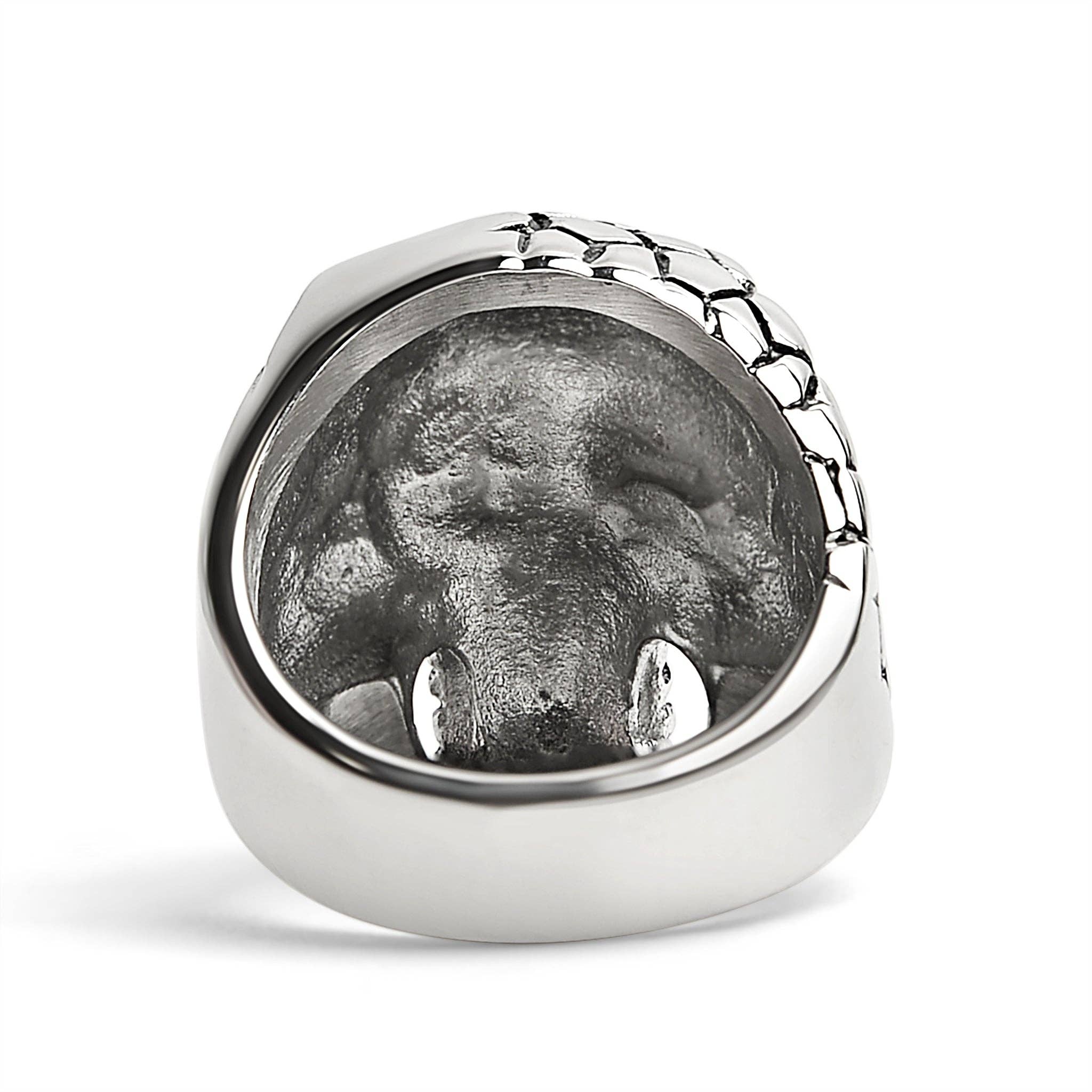 Anillo detallado de acero inoxidable con forma de calavera: 8
