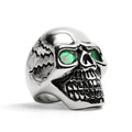 Anillo de acero inoxidable con forma de calavera agrietada con circonita cúbica verde: 12