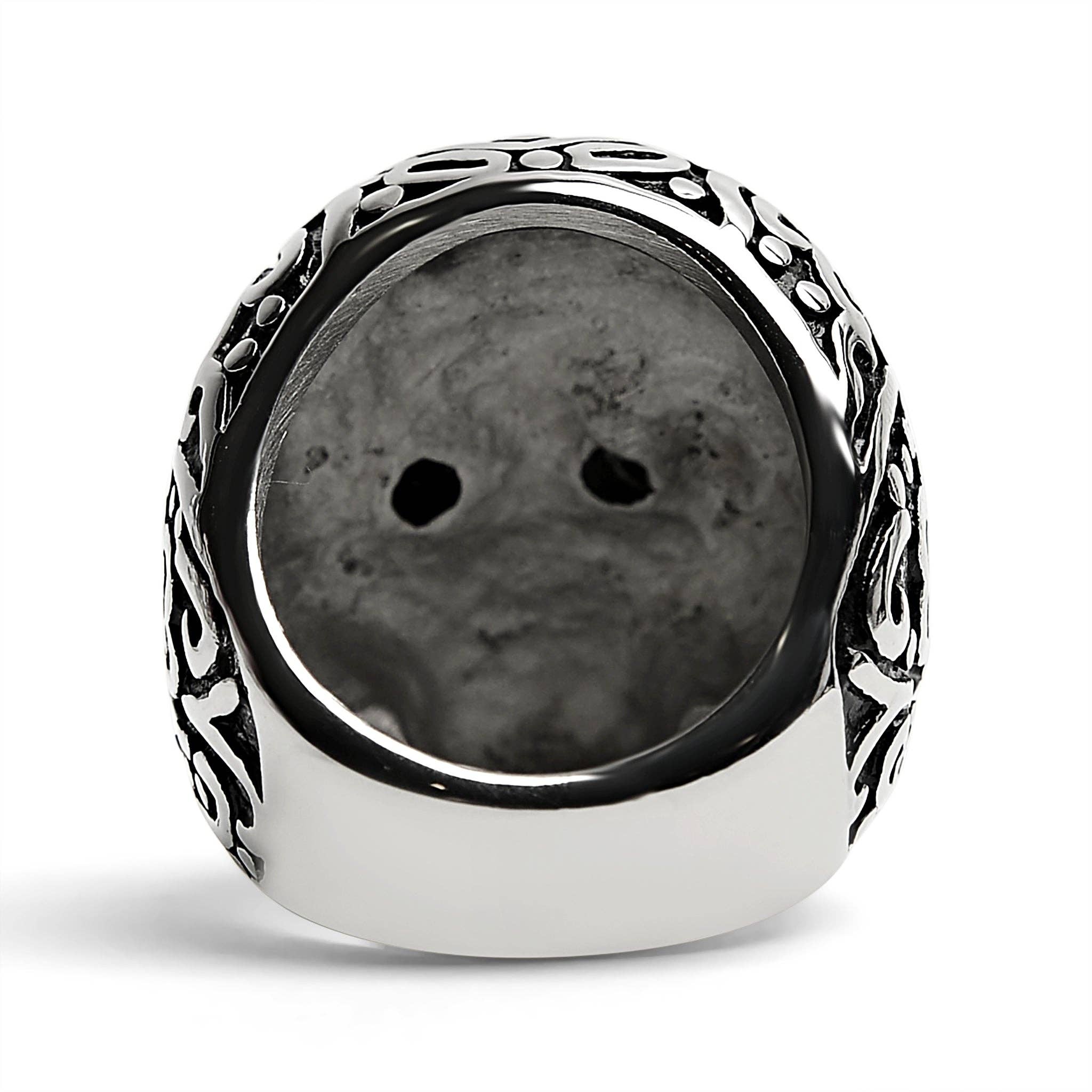Anillo grande detallado de acero inoxidable con circonitas cúbicas negras: 8