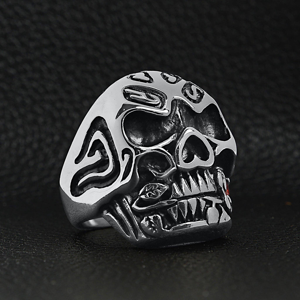 Anillo de Calavera de Acero Inoxidable Mordiendo una Rosa con Accento de CZ Roja: 10
